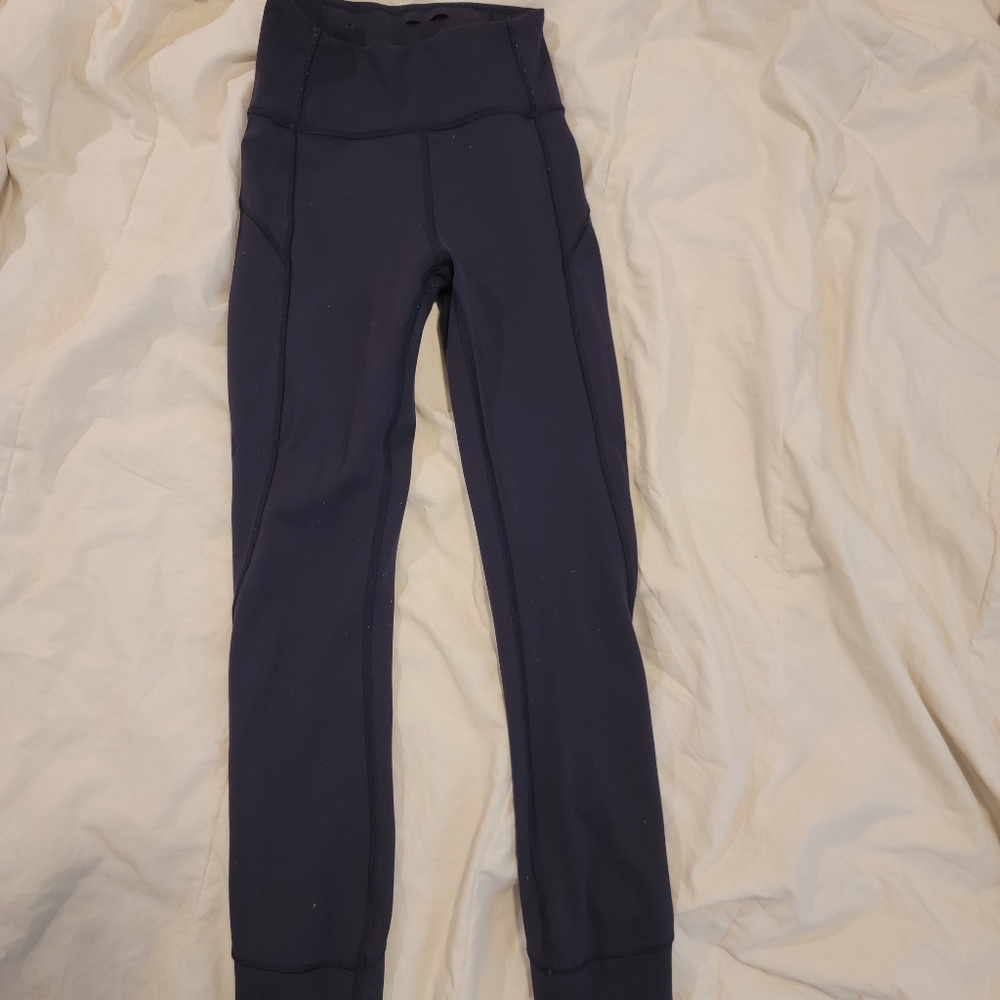 Lululemon - Picture 2 of 4